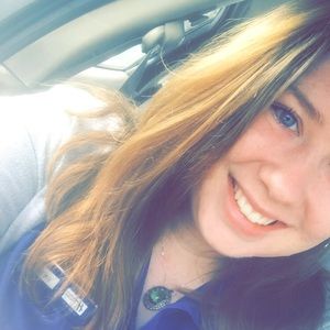 Meet your Posher, Caitlin